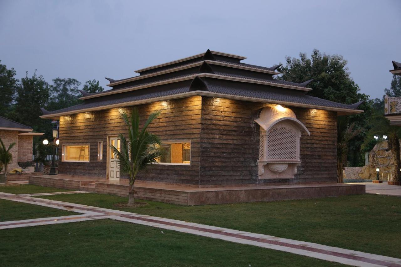 Mann The Palm Retreat Hotell Lucknow Exteriör bild