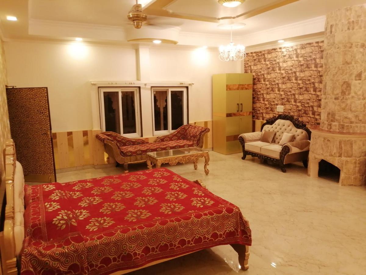 Mann The Palm Retreat Hotell Lucknow Exteriör bild